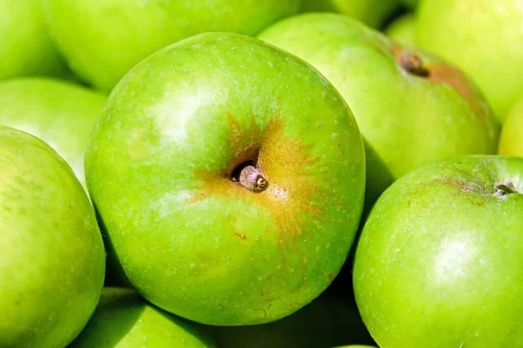 green apples