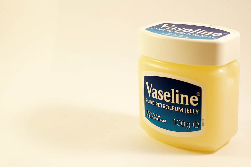 can i use vaseline on dogs paws